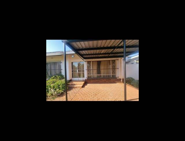 4 BEDROOM HOUSE FOR SALE IN SINOVILLE